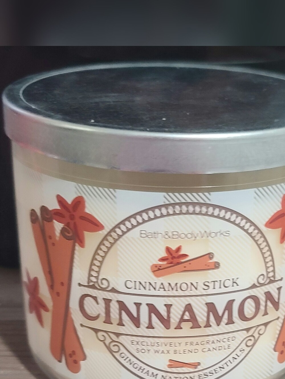 Bath & Body Works Cinnamon Stick Candle — Cream & Brown Accents